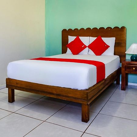 Oyo Hotel Miramar, Loreto โลเรโต ภายนอก รูปภาพ