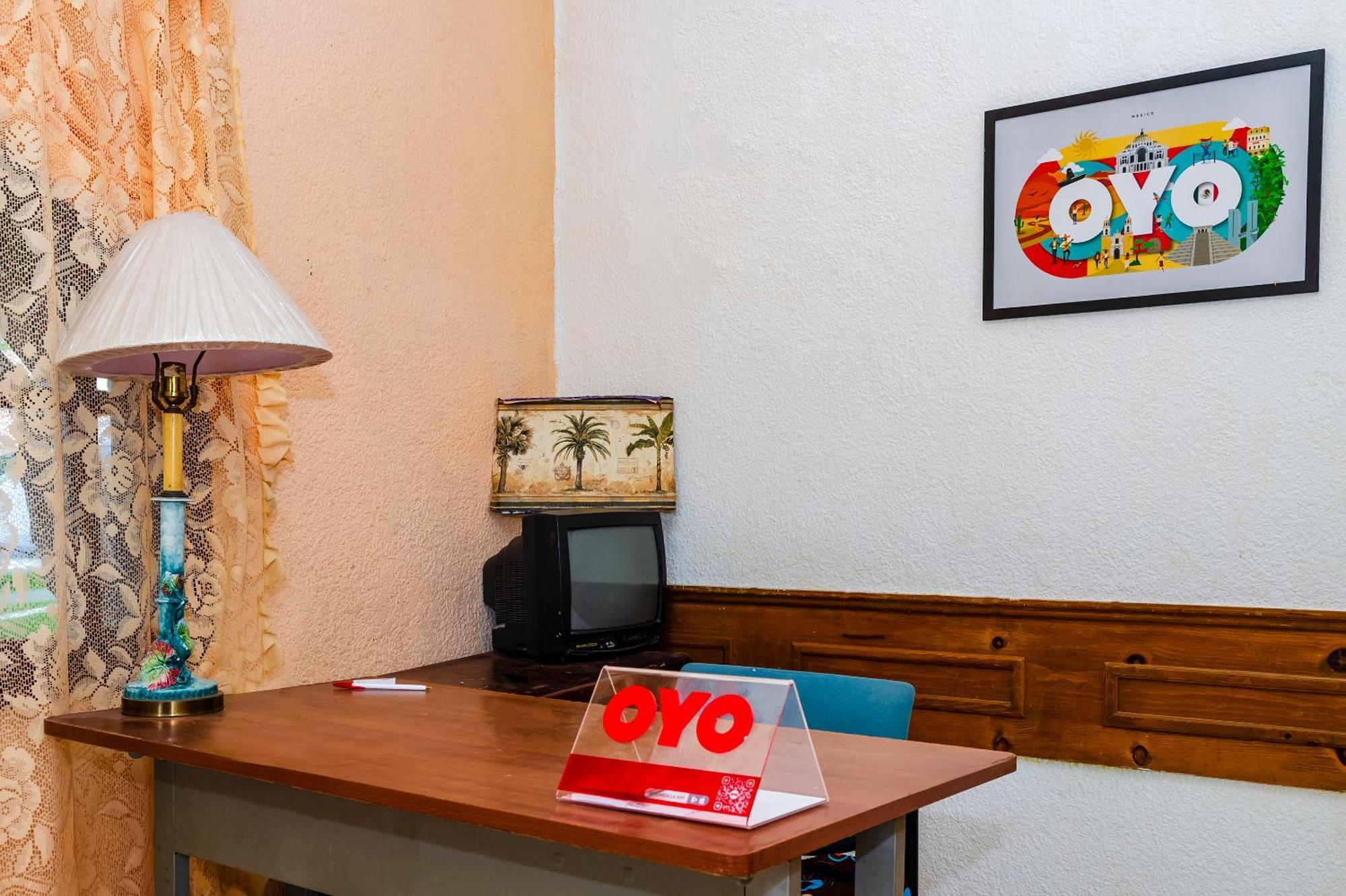 Oyo Hotel Miramar, Loreto โลเรโต ภายนอก รูปภาพ